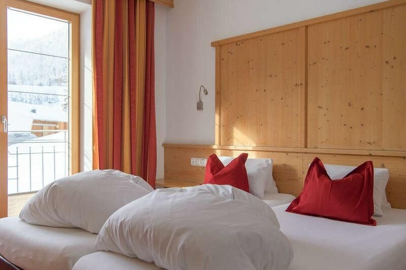 Dreibettzimmer im Hotel Bacherhof am Arlberg