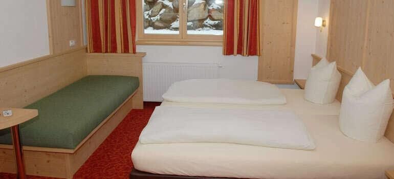 Double room in the Anton flat at the Hotel Bacherhof in St Anton